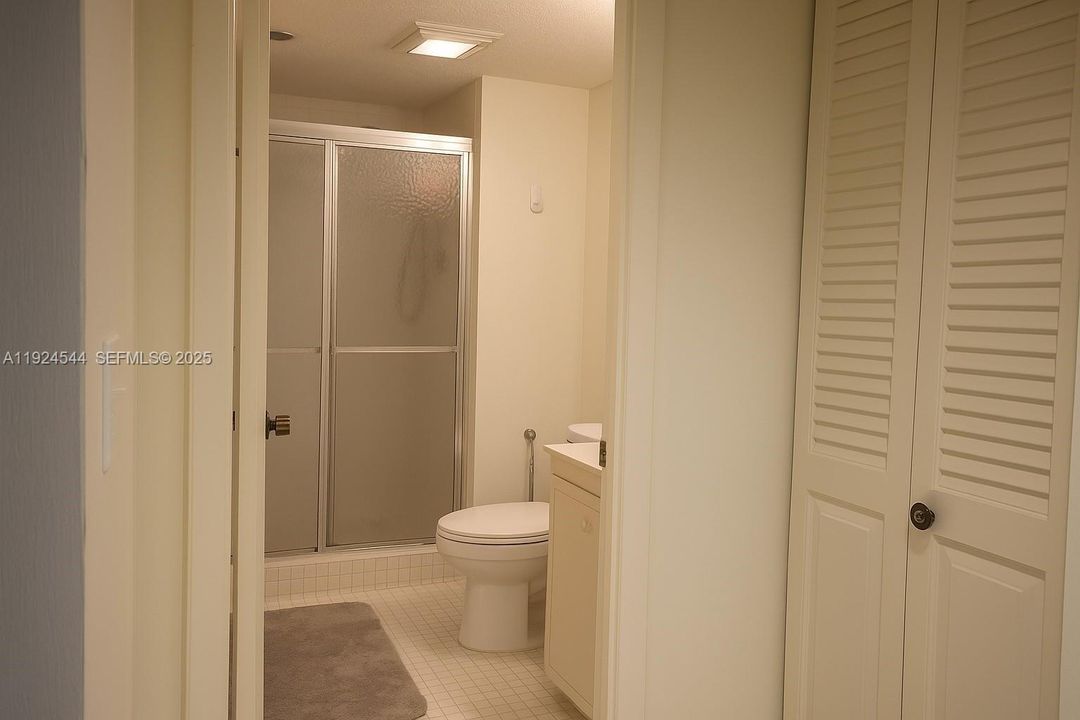 2nd bathroom