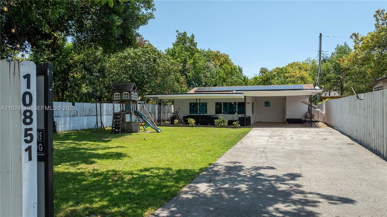 待售: $595,000 (3 贝兹, 2 浴室, 1267 平方英尺)