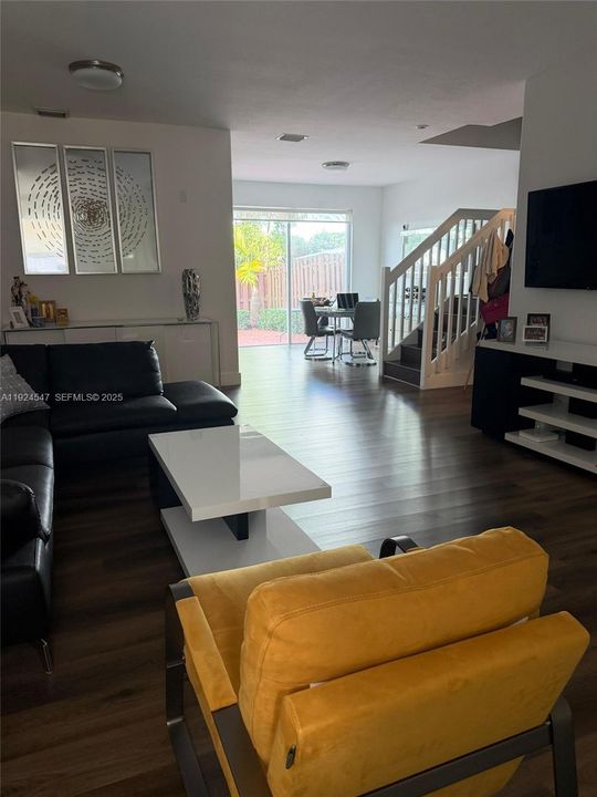 На продажу: $585,000 (3 спален, 2 ванн, 1531 Квадратных фут)