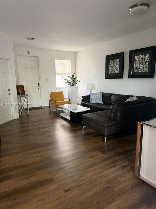 На продажу: $585,000 (3 спален, 2 ванн, 1531 Квадратных фут)