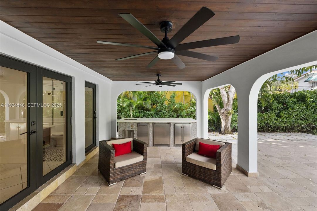 For Rent: $12,500 (3 beds, 3 baths, 2700 Square Feet)