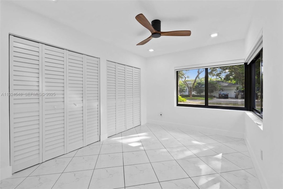 For Rent: $12,500 (3 beds, 3 baths, 2700 Square Feet)