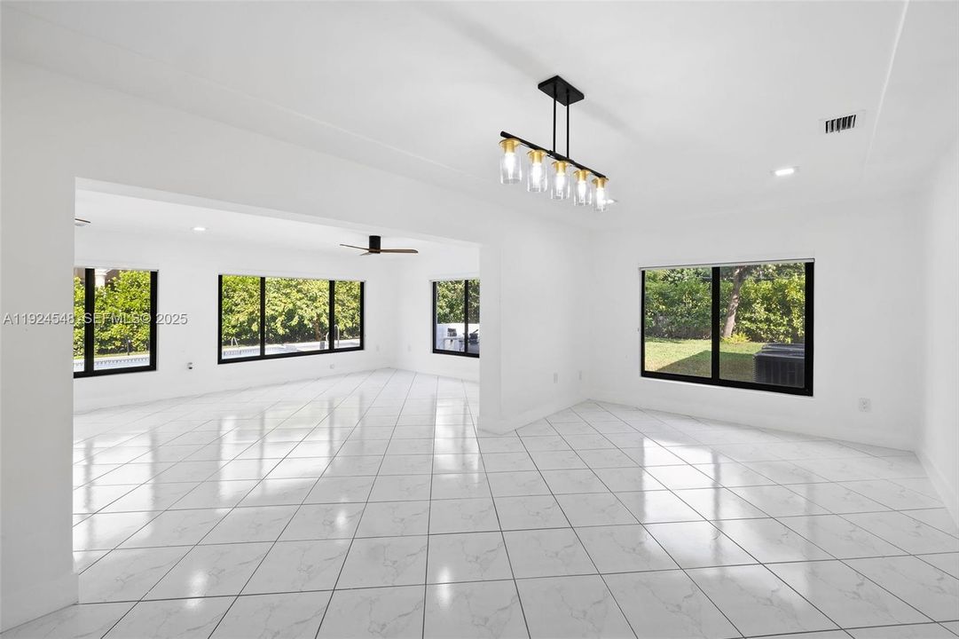 For Rent: $12,500 (3 beds, 3 baths, 2700 Square Feet)