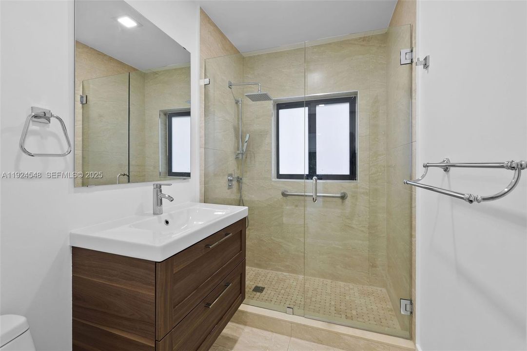 For Rent: $12,500 (3 beds, 3 baths, 2700 Square Feet)