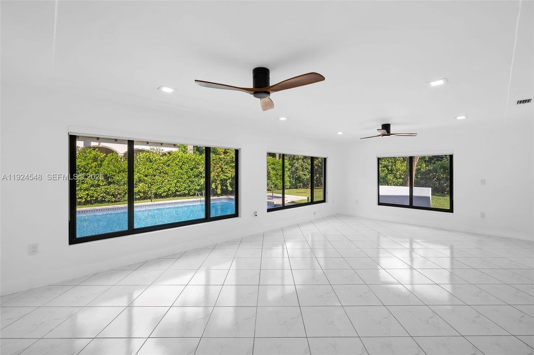 For Rent: $12,500 (3 beds, 3 baths, 2700 Square Feet)