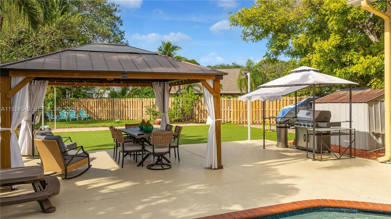 En Venta: $839,000 (4 camas, 2 baños, 1973 Pies cuadrados)