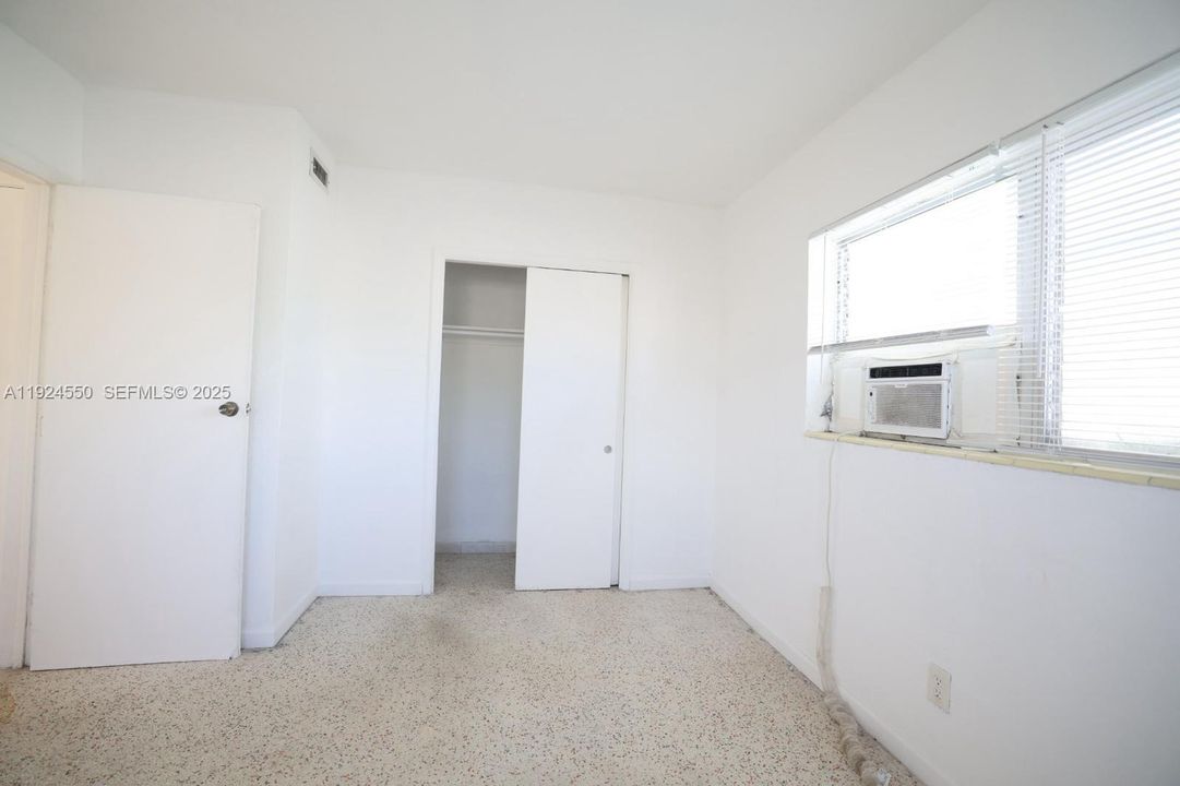 出租: $1,550 (1 贝兹, 1 浴室, 800 平方英尺)