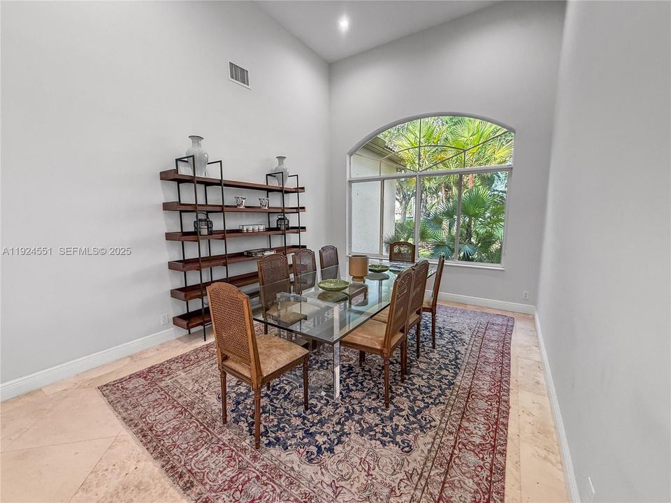 En Venta: $2,475,000 (5 camas, 5 baños, 4006 Pies cuadrados)