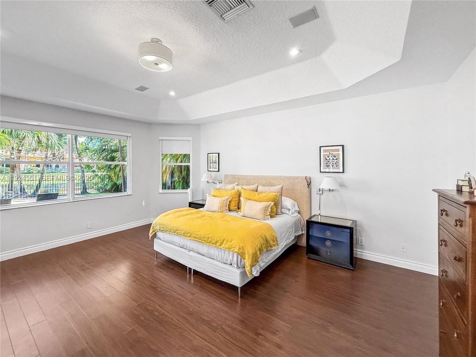 En Venta: $2,475,000 (5 camas, 5 baños, 4006 Pies cuadrados)