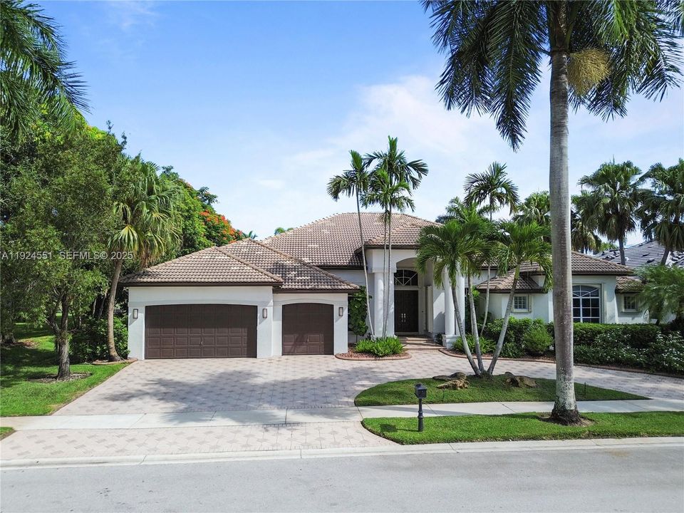 En Venta: $2,475,000 (5 camas, 5 baños, 4006 Pies cuadrados)