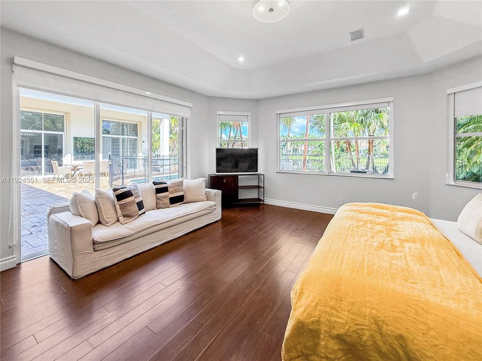 En Venta: $2,475,000 (5 camas, 5 baños, 4006 Pies cuadrados)