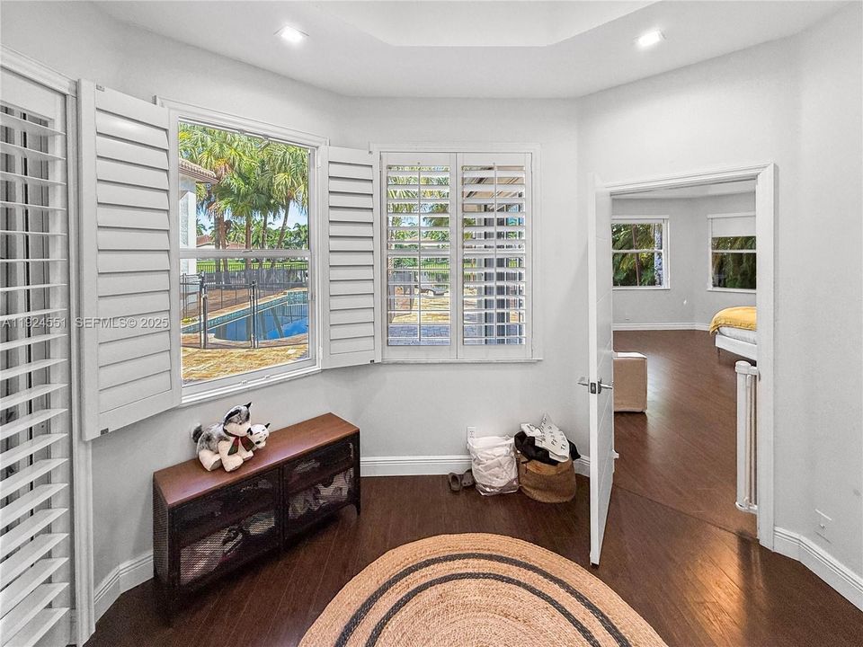 En Venta: $2,475,000 (5 camas, 5 baños, 4006 Pies cuadrados)