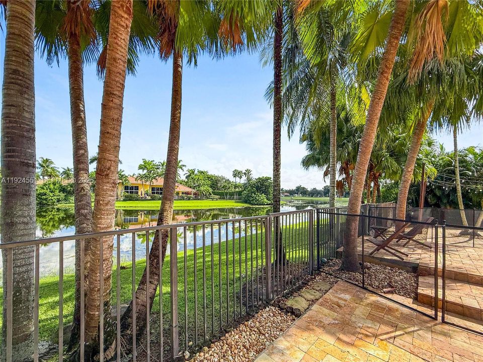 En Venta: $2,475,000 (5 camas, 5 baños, 4006 Pies cuadrados)