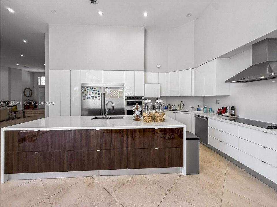 En Venta: $2,475,000 (5 camas, 5 baños, 4006 Pies cuadrados)