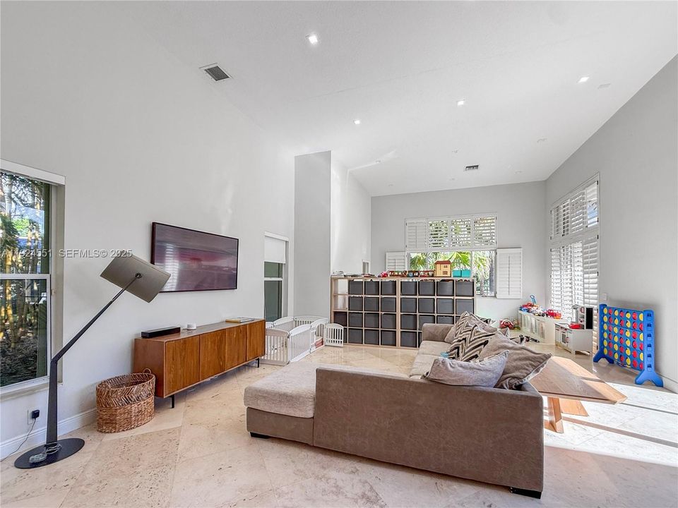 En Venta: $2,475,000 (5 camas, 5 baños, 4006 Pies cuadrados)