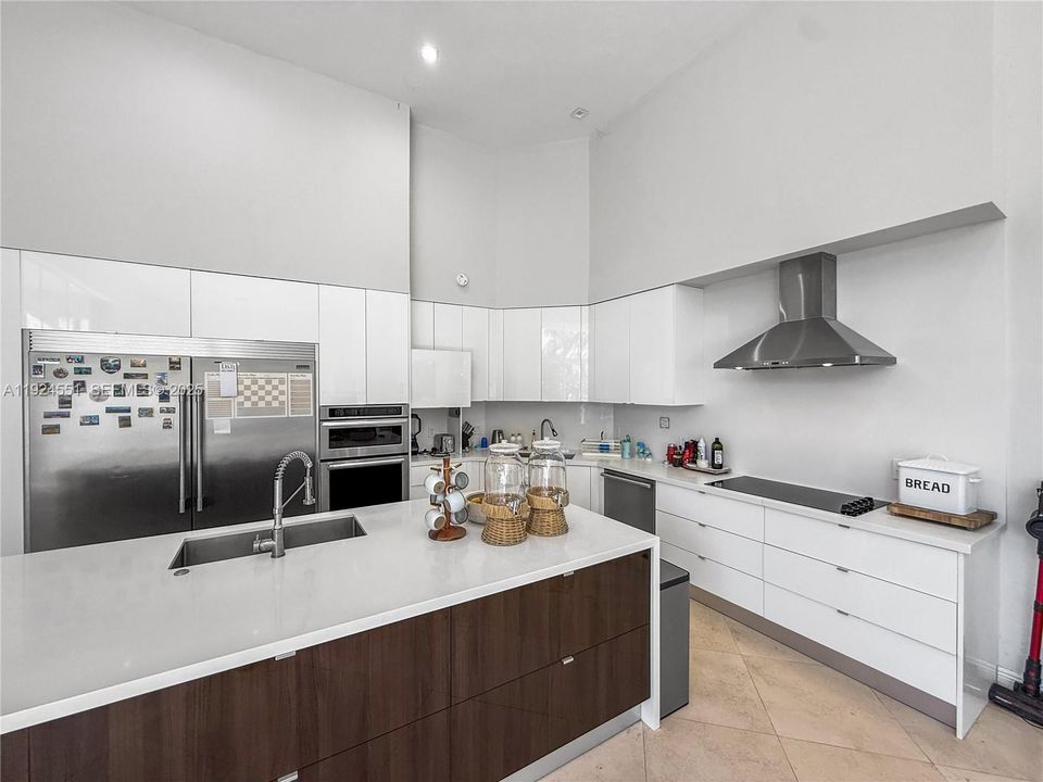 En Venta: $2,475,000 (5 camas, 5 baños, 4006 Pies cuadrados)