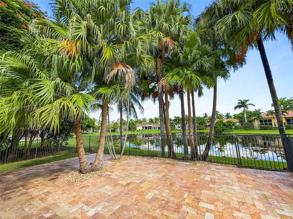 En Venta: $2,475,000 (5 camas, 5 baños, 4006 Pies cuadrados)