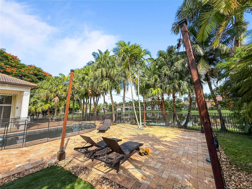 En Venta: $2,475,000 (5 camas, 5 baños, 4006 Pies cuadrados)