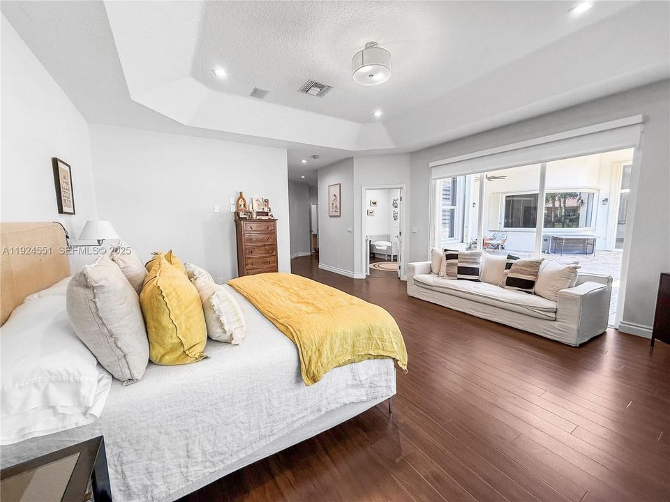 En Venta: $2,475,000 (5 camas, 5 baños, 4006 Pies cuadrados)