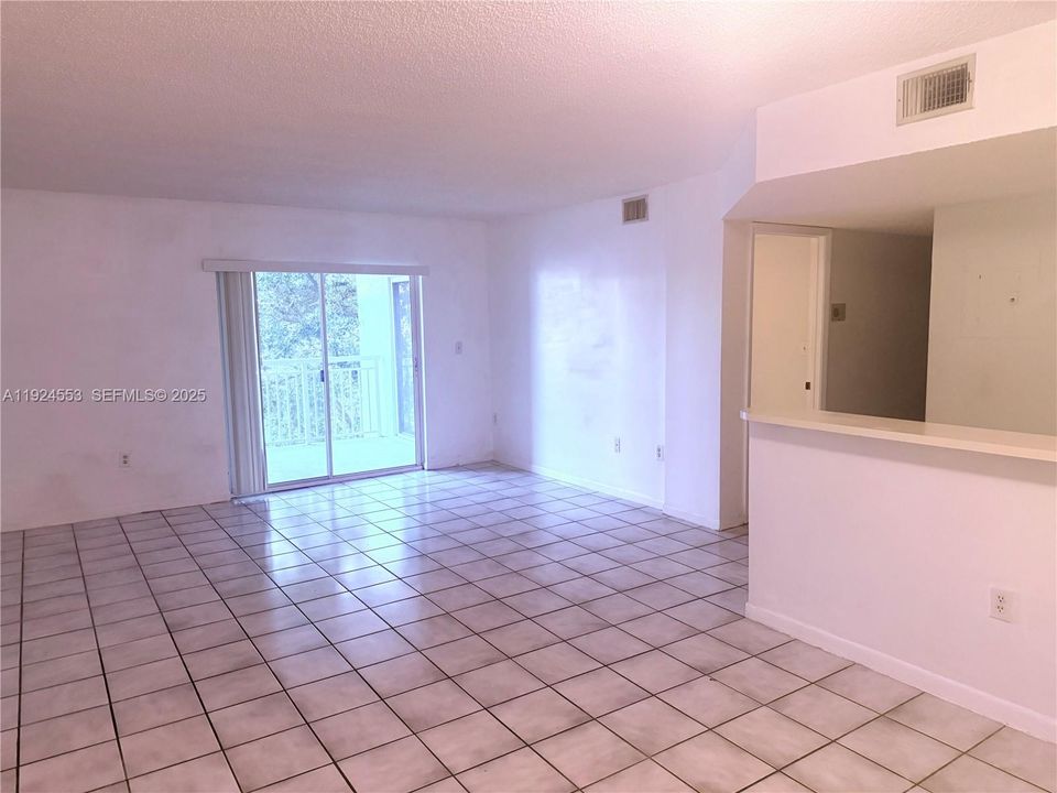 For Rent: $2,000 (2 beds, 2 baths, 1113 Square Feet)