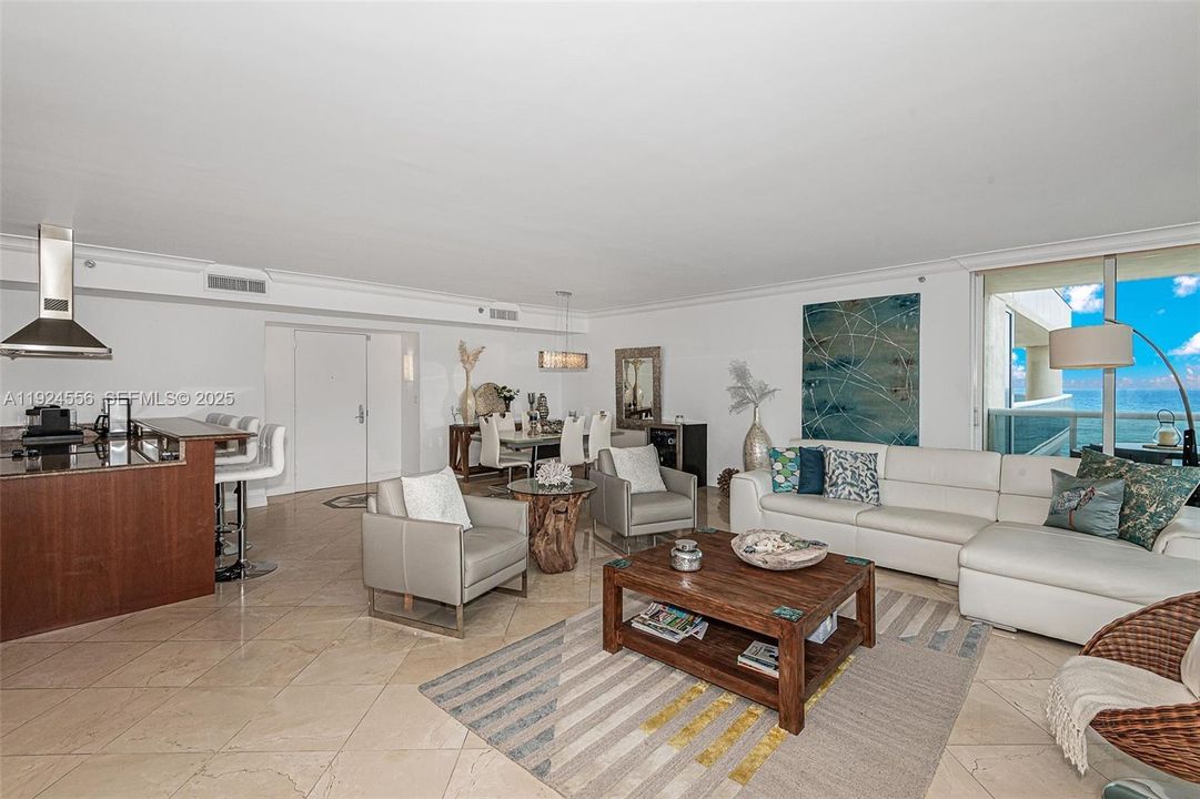 For Rent: $6,500 (2 beds, 2 baths, 1782 Square Feet)