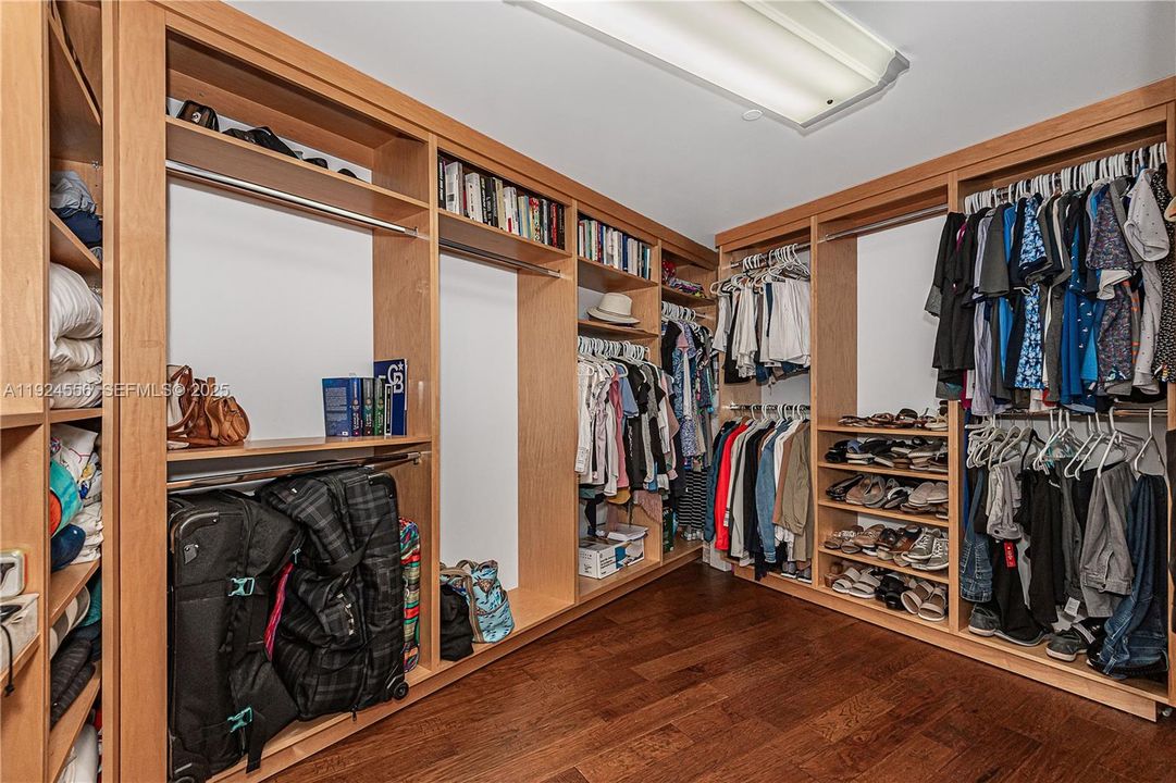 For Rent: $6,500 (2 beds, 2 baths, 1782 Square Feet)