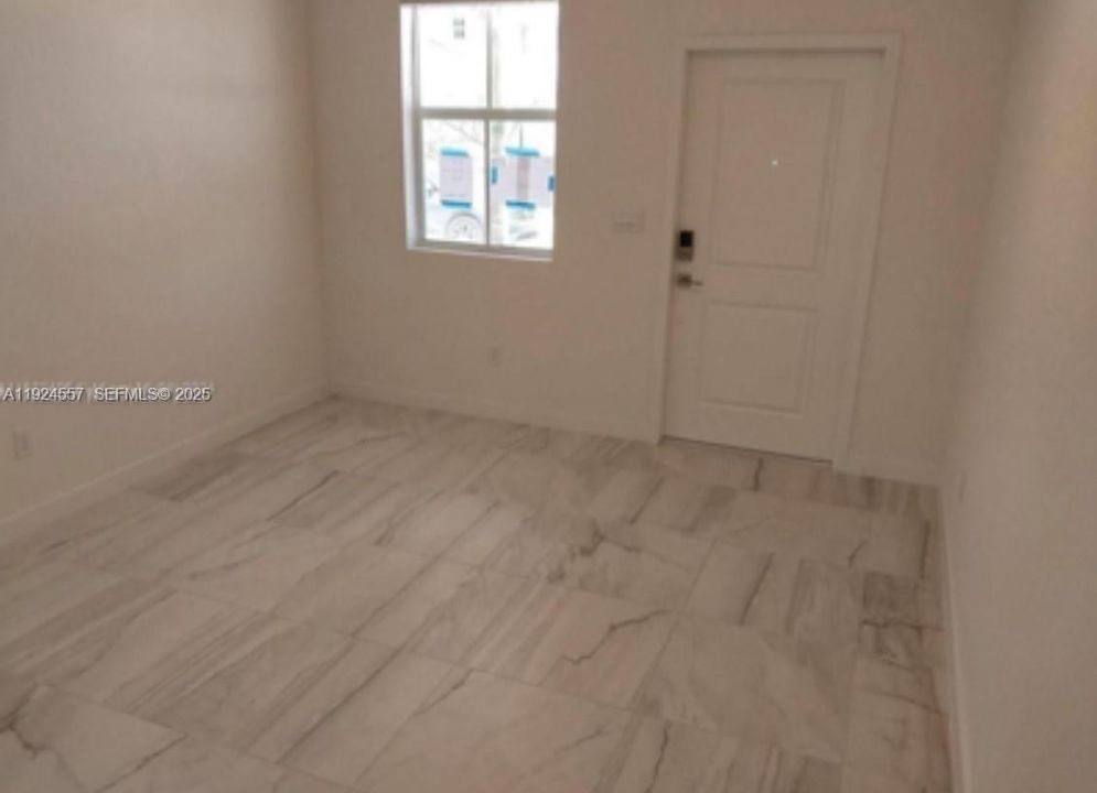 For Rent: $3,500 (4 beds, 2 baths, 1826 Square Feet)