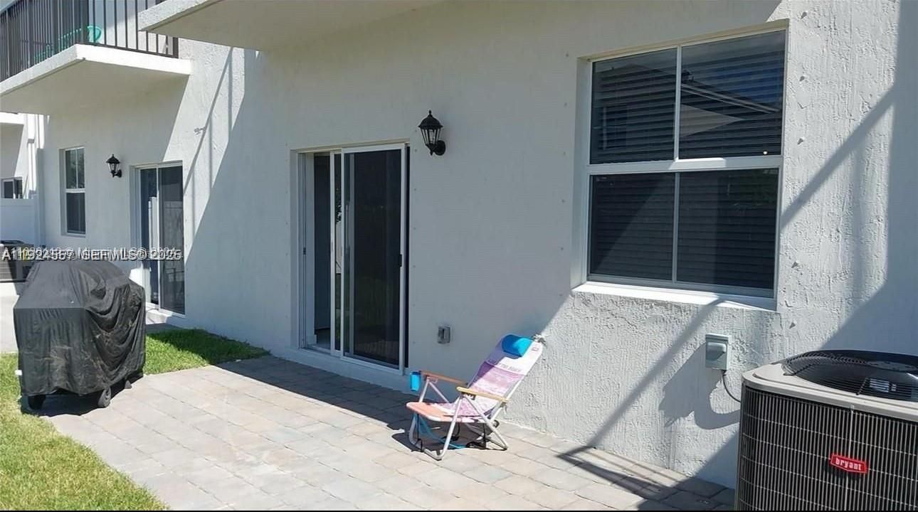 For Rent: $3,500 (4 beds, 2 baths, 1826 Square Feet)