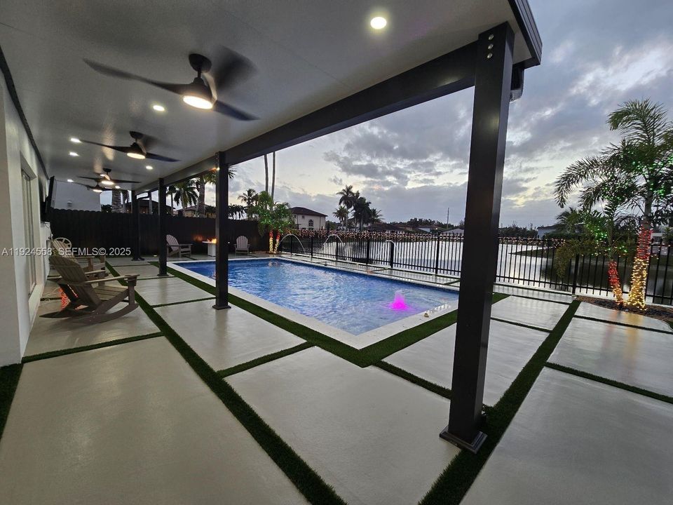 For Sale: $1,299,999 (4 beds, 3 baths, 2338 Square Feet)