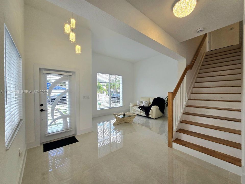 For Sale: $1,299,999 (4 beds, 3 baths, 2338 Square Feet)