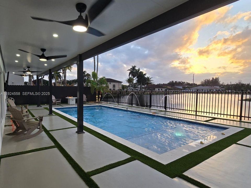 For Sale: $1,299,999 (4 beds, 3 baths, 2338 Square Feet)