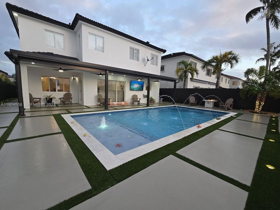 For Sale: $1,299,999 (4 beds, 3 baths, 2338 Square Feet)