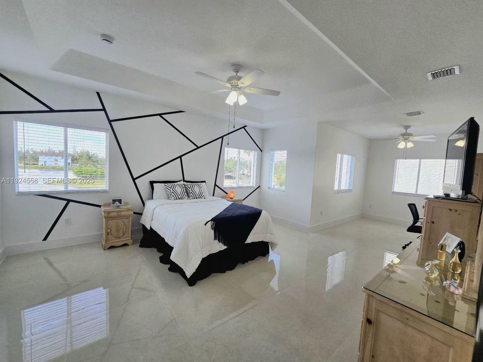 For Sale: $1,299,999 (4 beds, 3 baths, 2338 Square Feet)