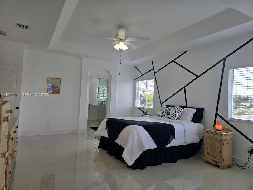 For Sale: $1,299,999 (4 beds, 3 baths, 2338 Square Feet)