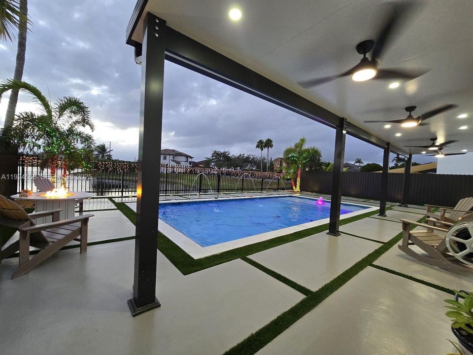 For Sale: $1,299,999 (4 beds, 3 baths, 2338 Square Feet)