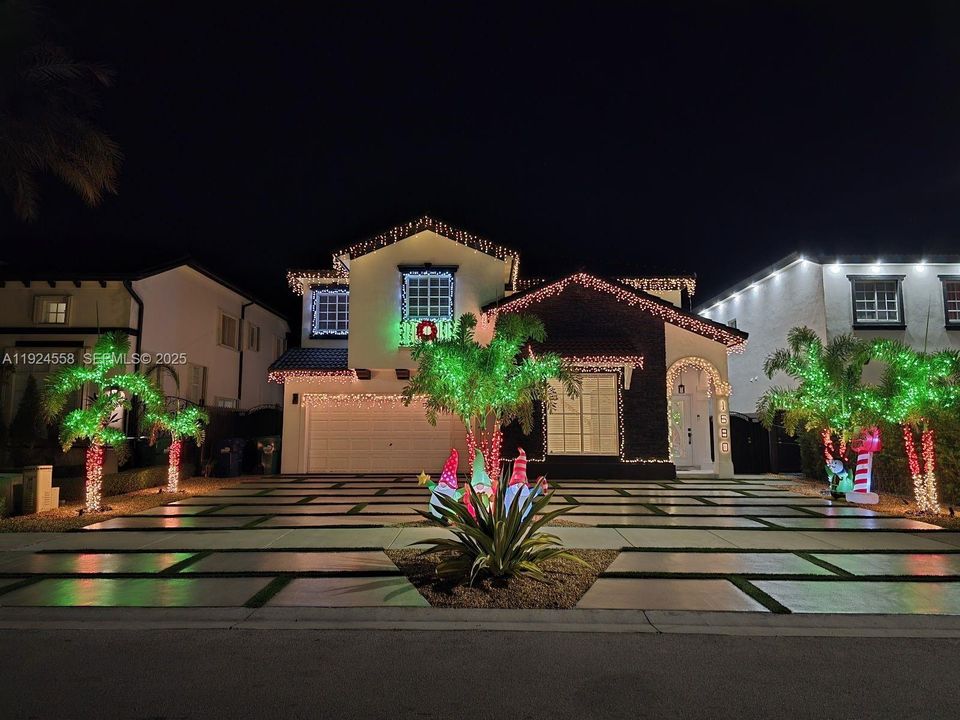 For Sale: $1,299,999 (4 beds, 3 baths, 2338 Square Feet)