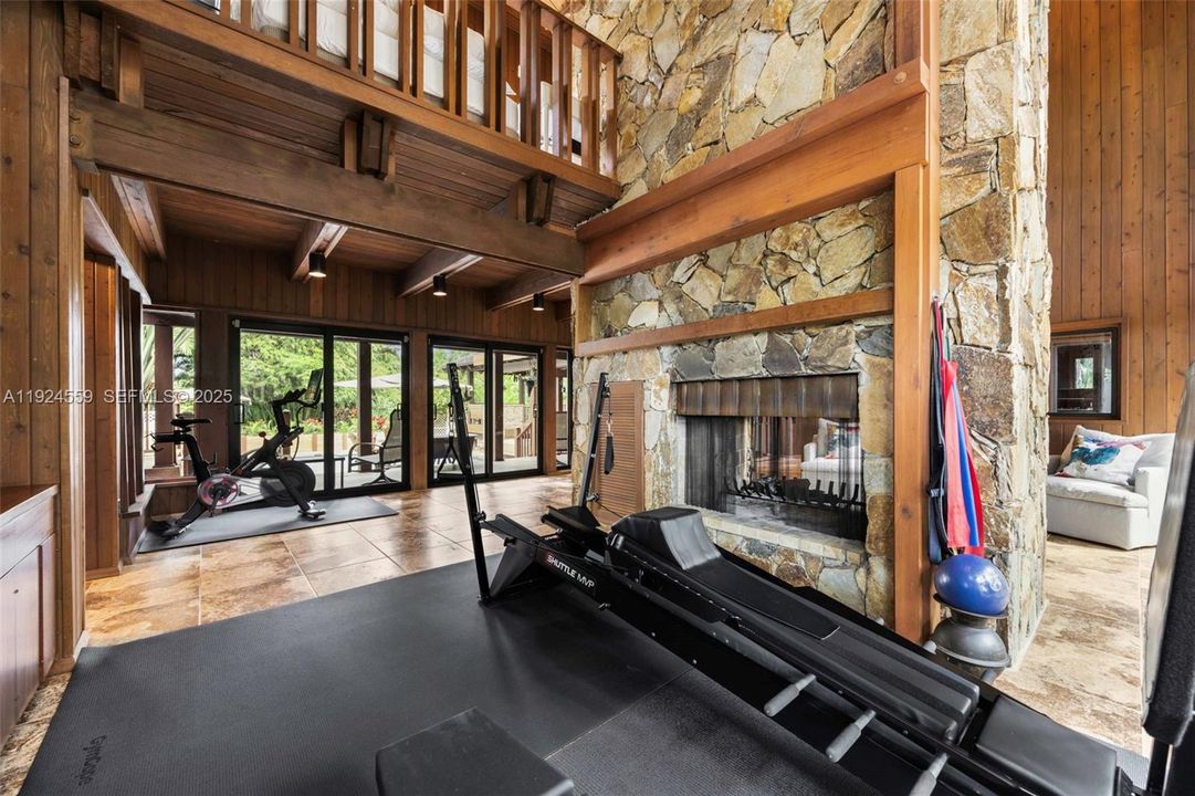 For Sale: $3,250,000 (3 beds, 3 baths, 4318 Square Feet)