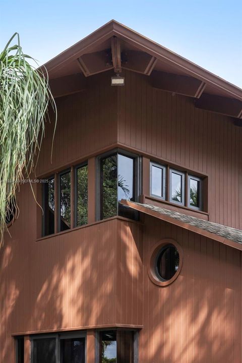 For Sale: $3,250,000 (3 beds, 3 baths, 4318 Square Feet)