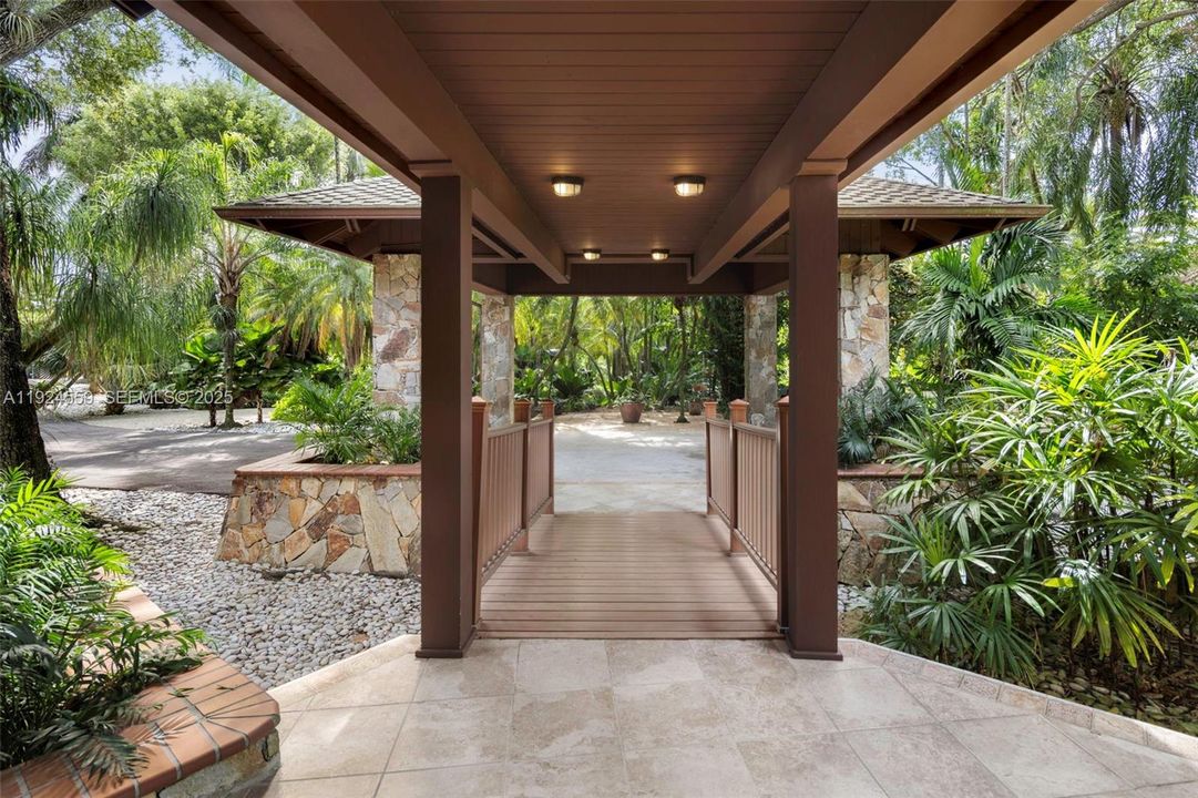 For Sale: $3,250,000 (3 beds, 3 baths, 4318 Square Feet)