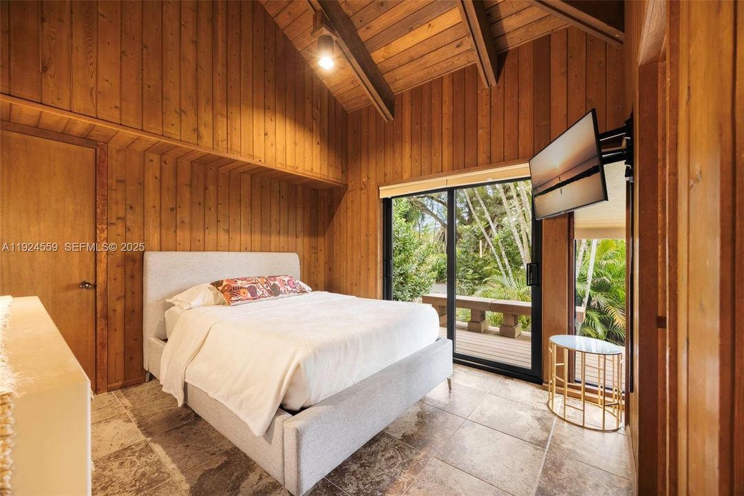 For Sale: $3,250,000 (3 beds, 3 baths, 4318 Square Feet)