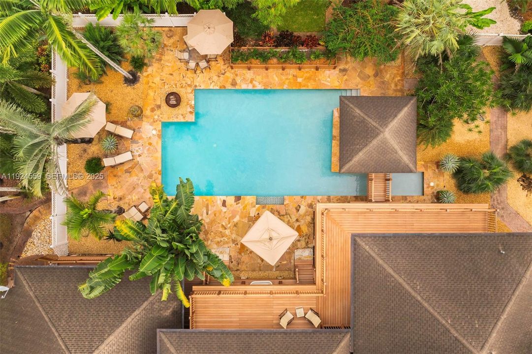 For Sale: $3,250,000 (3 beds, 3 baths, 4318 Square Feet)