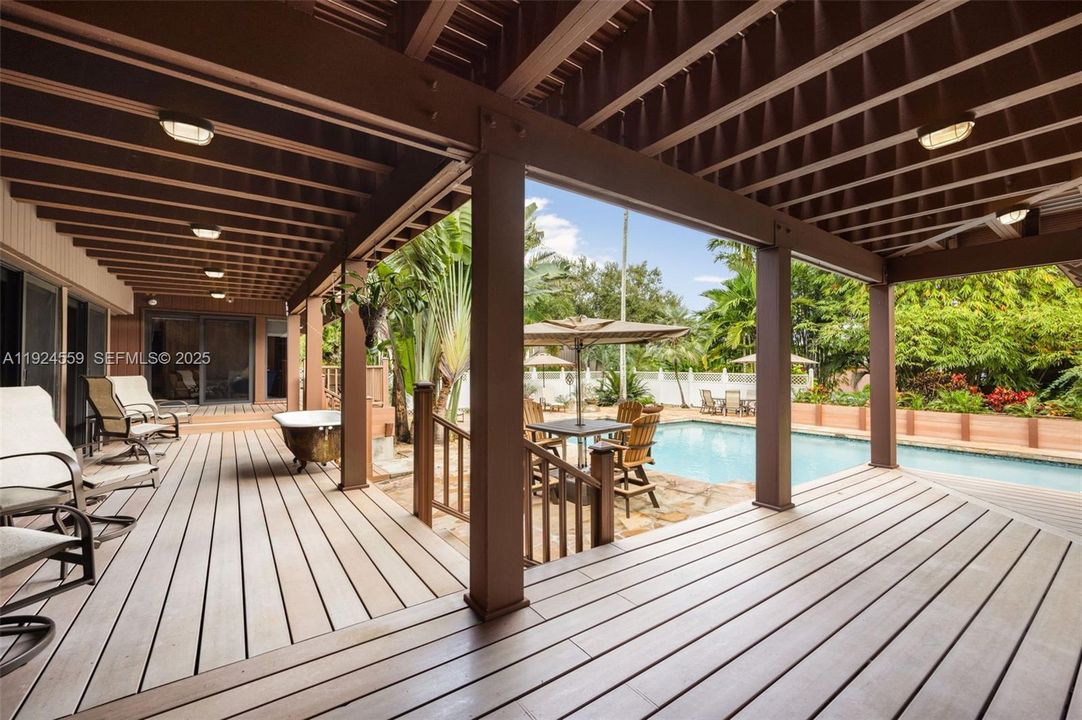 For Sale: $3,250,000 (3 beds, 3 baths, 4318 Square Feet)