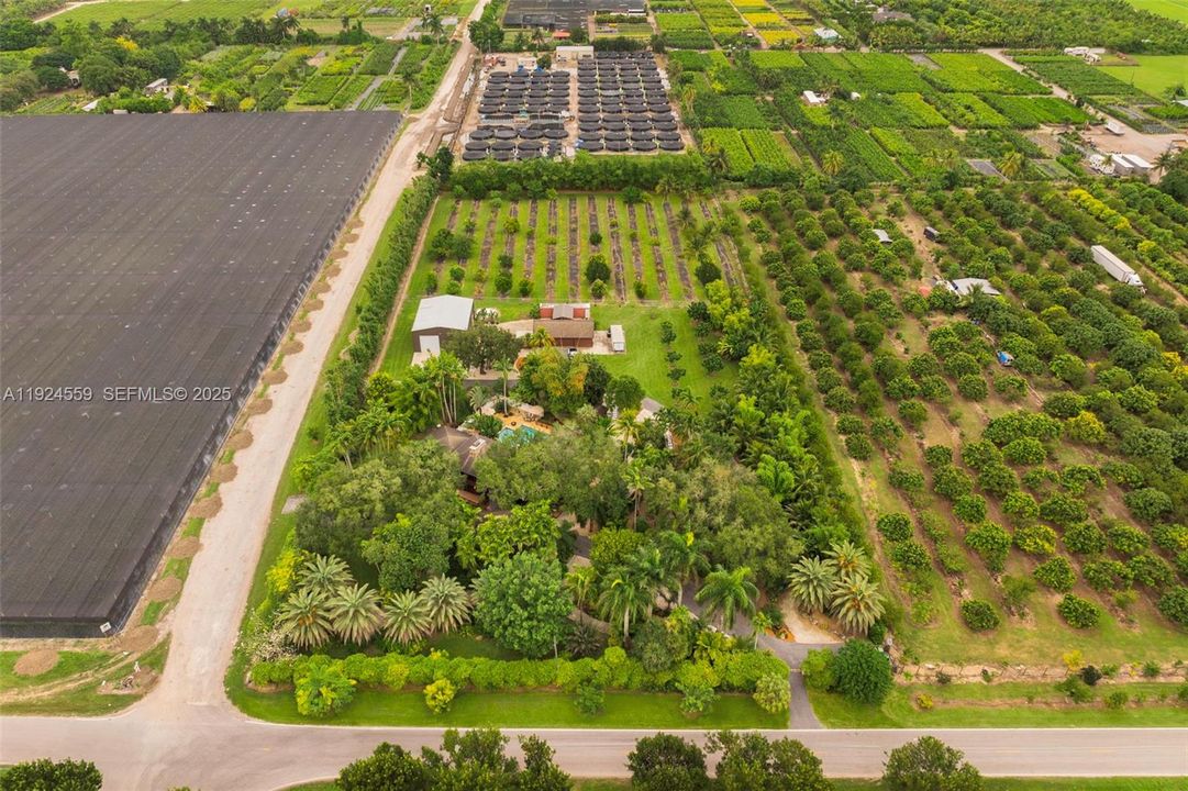 For Sale: $3,250,000 (3 beds, 3 baths, 4318 Square Feet)