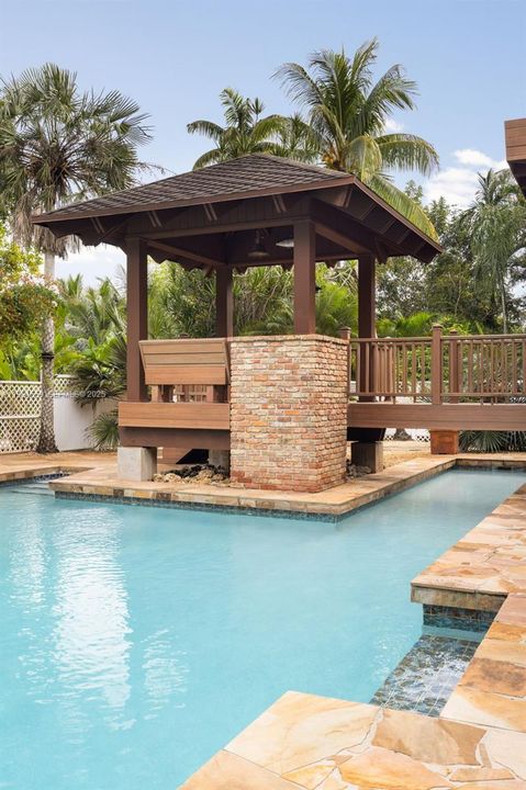 For Sale: $3,250,000 (3 beds, 3 baths, 4318 Square Feet)