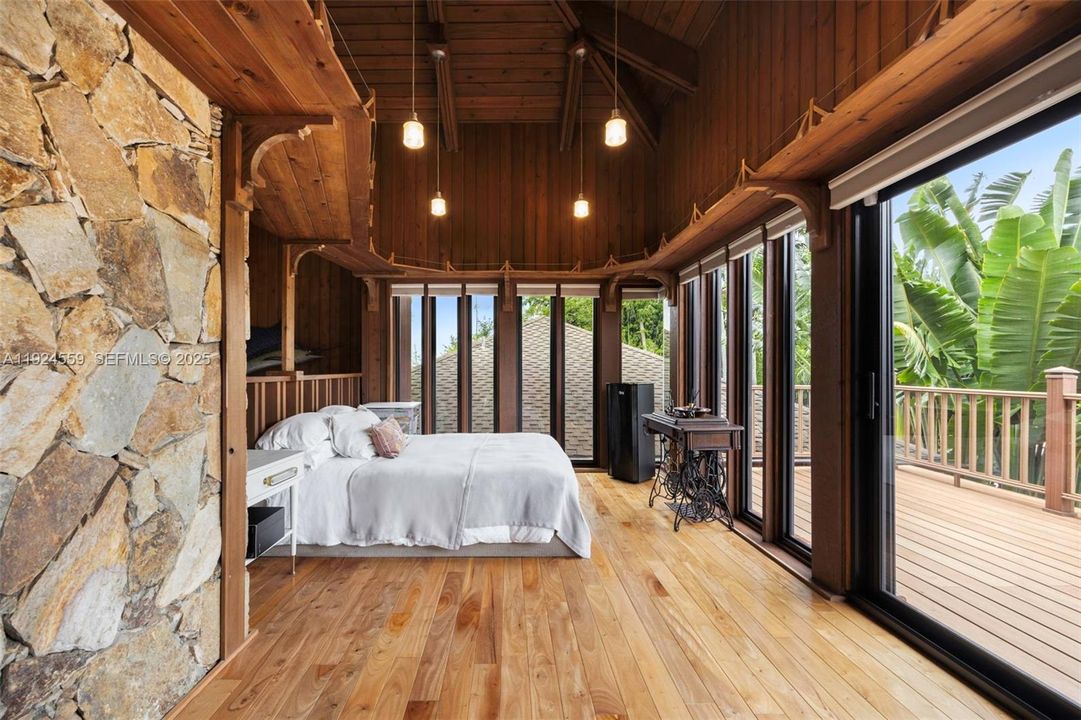 For Sale: $3,250,000 (3 beds, 3 baths, 4318 Square Feet)