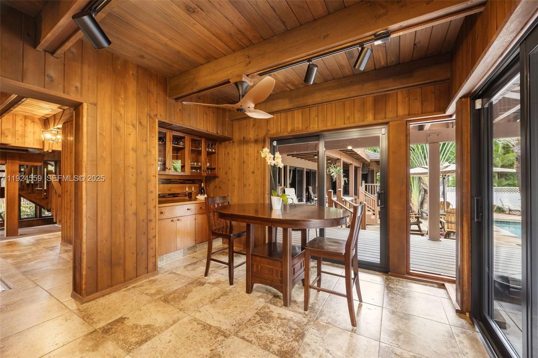 For Sale: $3,250,000 (3 beds, 3 baths, 4318 Square Feet)