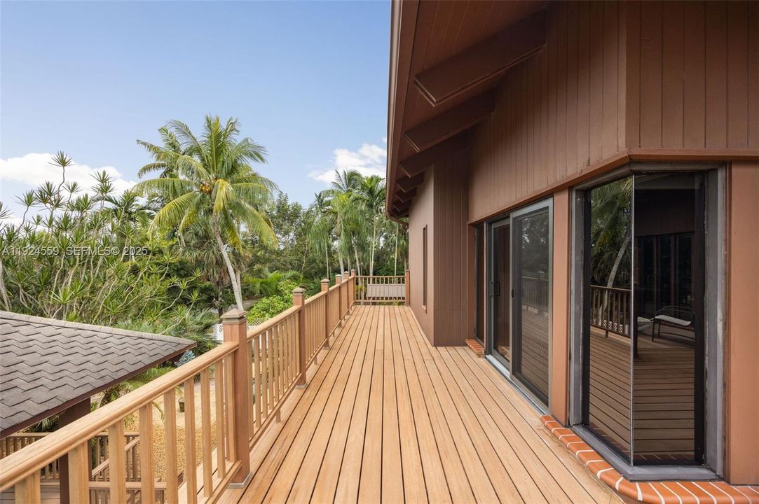 For Sale: $3,250,000 (3 beds, 3 baths, 4318 Square Feet)