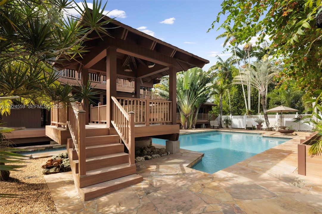 For Sale: $3,250,000 (3 beds, 3 baths, 4318 Square Feet)