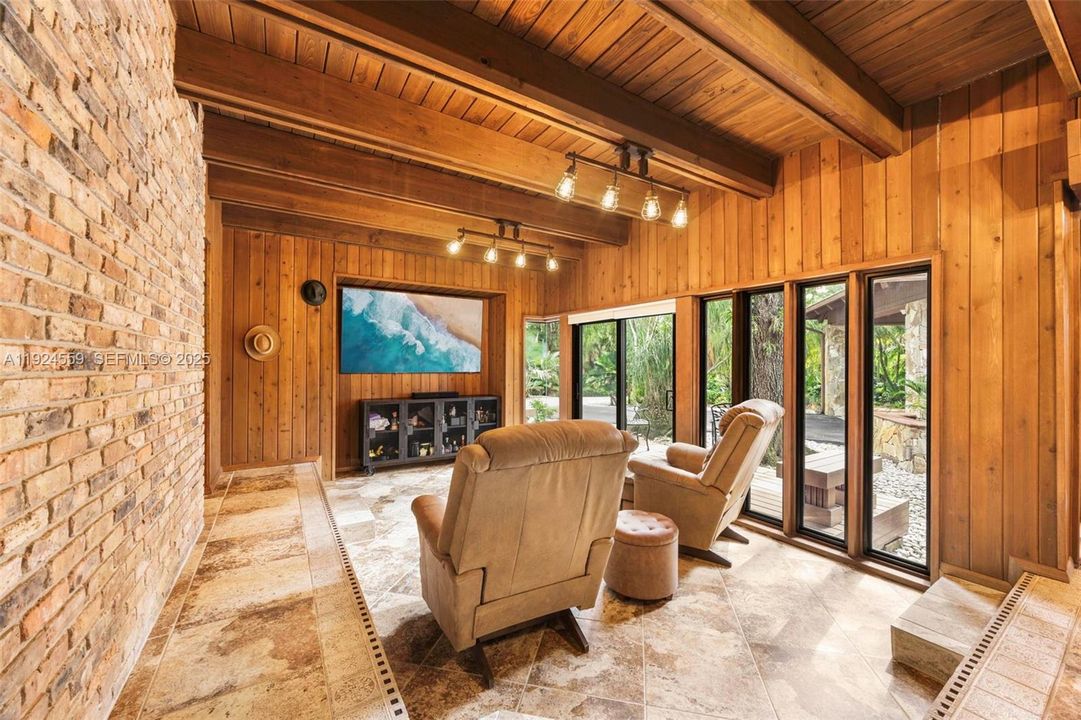 For Sale: $3,250,000 (3 beds, 3 baths, 4318 Square Feet)