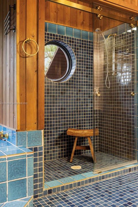 For Sale: $3,250,000 (3 beds, 3 baths, 4318 Square Feet)